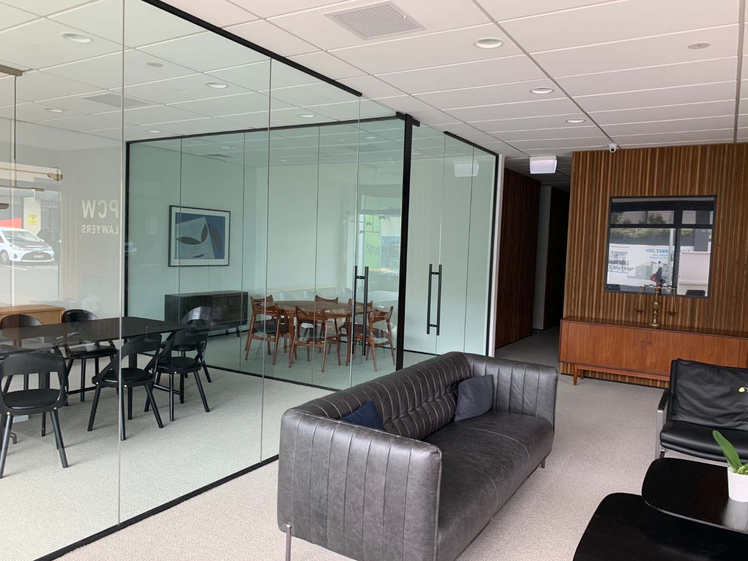 Best Custom Glass and Furniture Manufacturers in Karachi